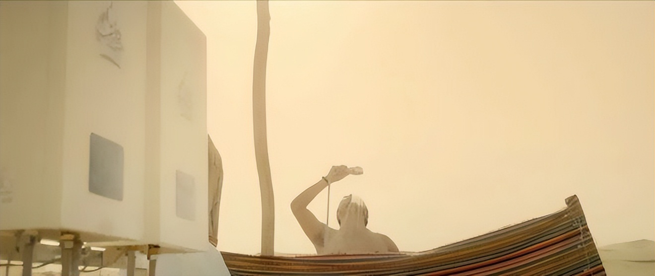 这群人想方设法，终于在沙漠中心洗上了热水澡