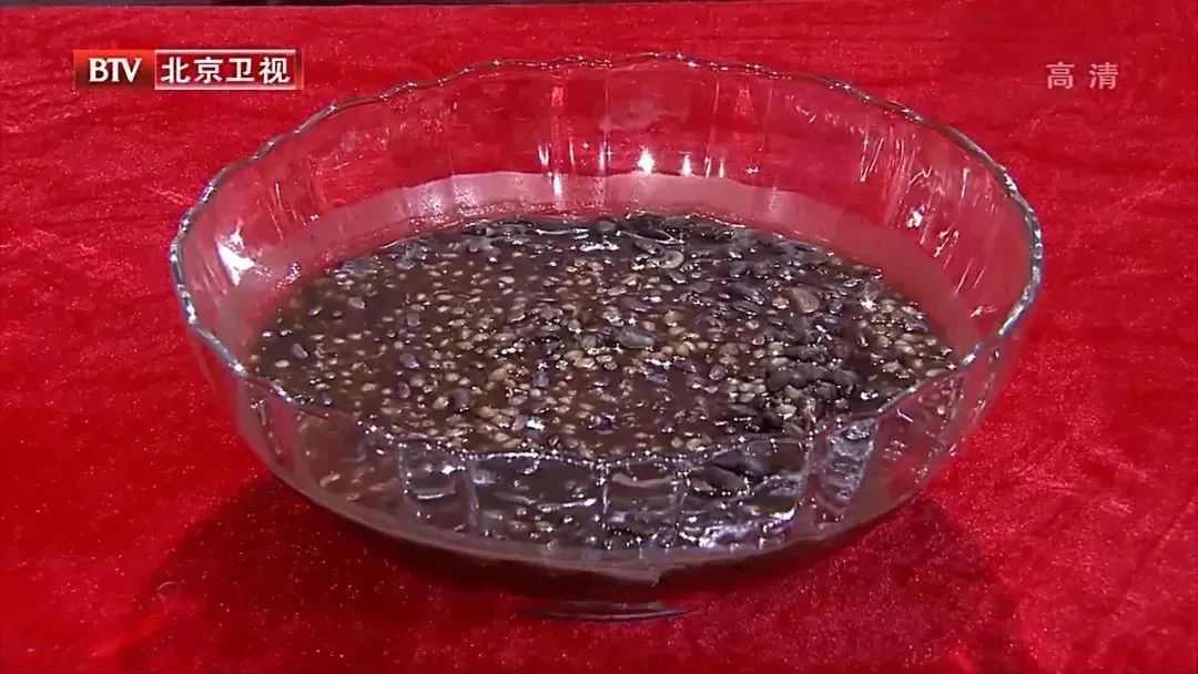 夏季消暑好物绿豆汤喝起来有讲究,给大家推荐一款清热解暑的绿豆汤