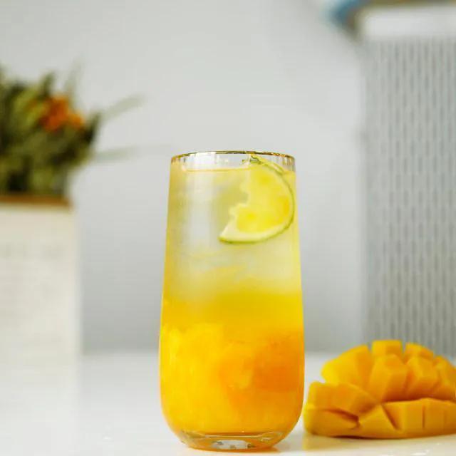 芒果超简单的夏日饮品,夏日必备芒果汁