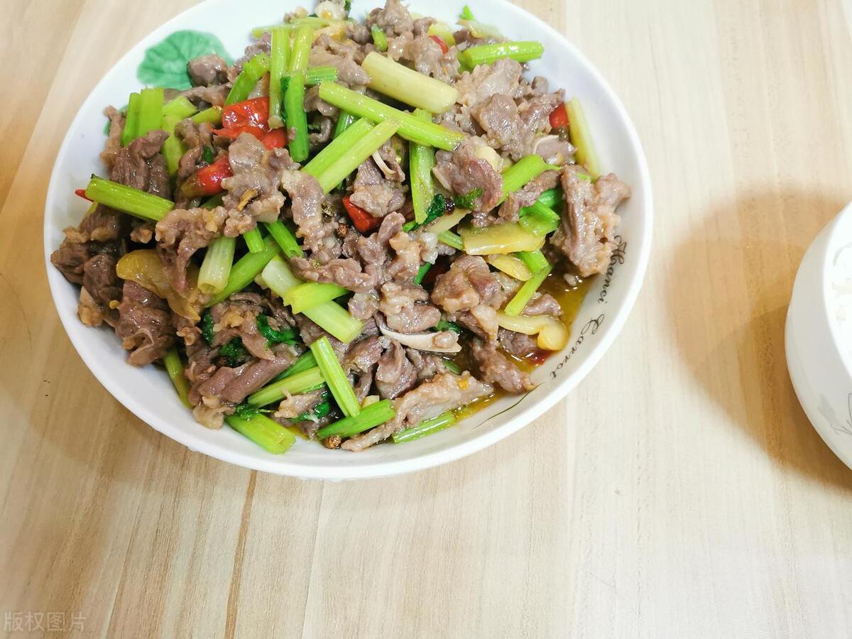 眼睛视力不好多吃点什么蔬菜,多吃这三种蔬菜对孩子视力有好处