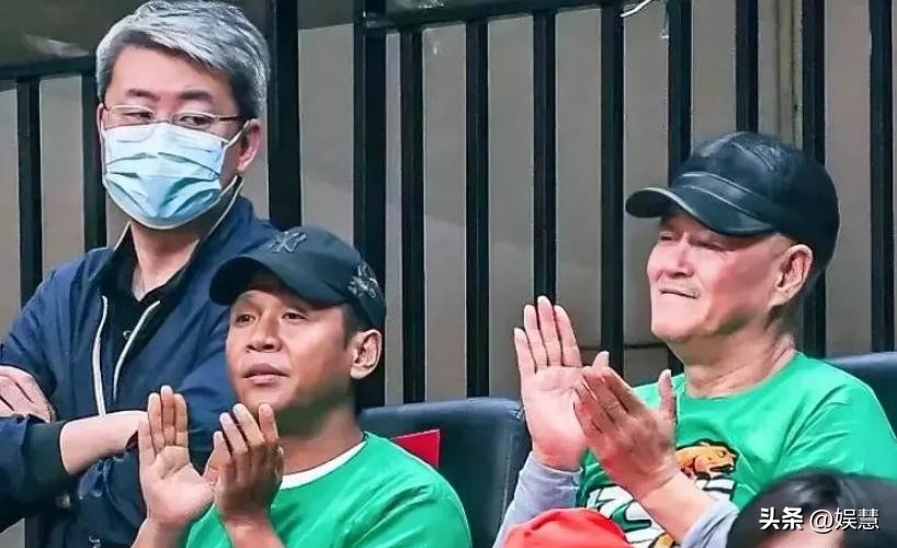 赵本山观战辽篮总决赛,辽宁男篮教练杨鸣赵本山