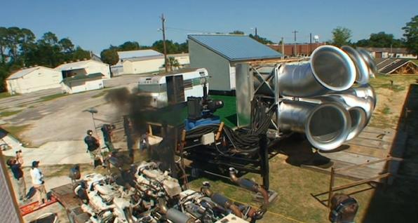 据说台风的时候，要把家里的窗户都打开，这样可以减小风的阻力