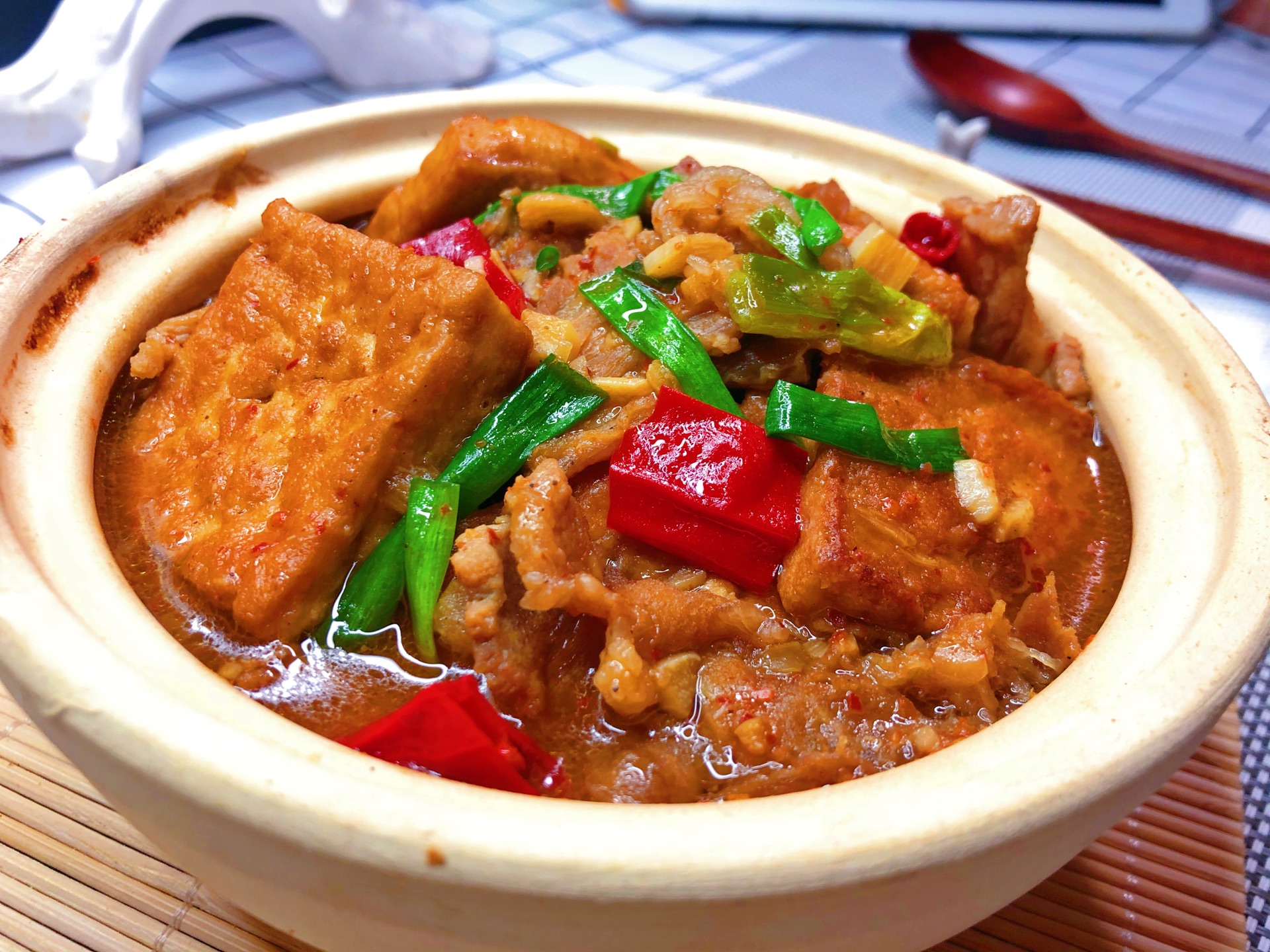 保护肝脏的最佳食谱大全,肝脏有病的人应少吃的食物是什么