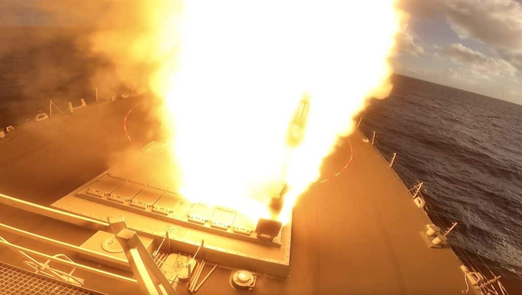 mk41美国,mk41垂直发射系统可以一坑四弹吗