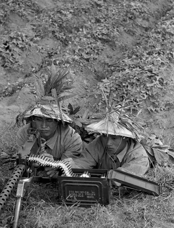 老照片：1950年“*攻反**大陆”口号下的台湾军民风土人情