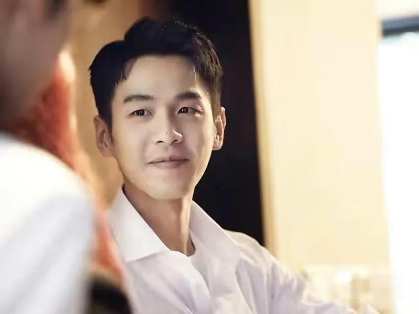 十大小眼睛男明星,十大小眼睛男星演员