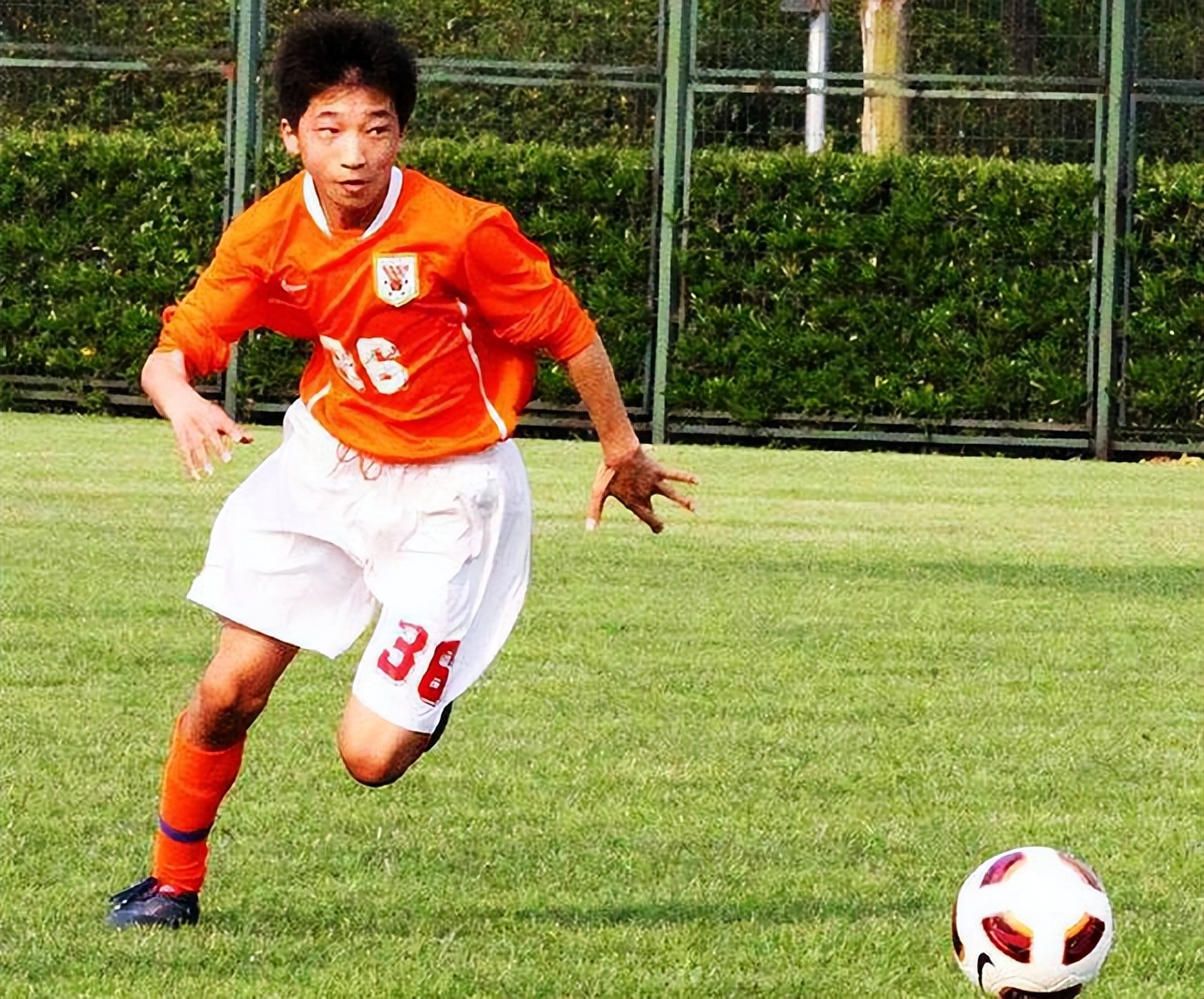 18岁踢西班牙一级联赛什么水平,梅西十七岁三比三绝平皇家马德里