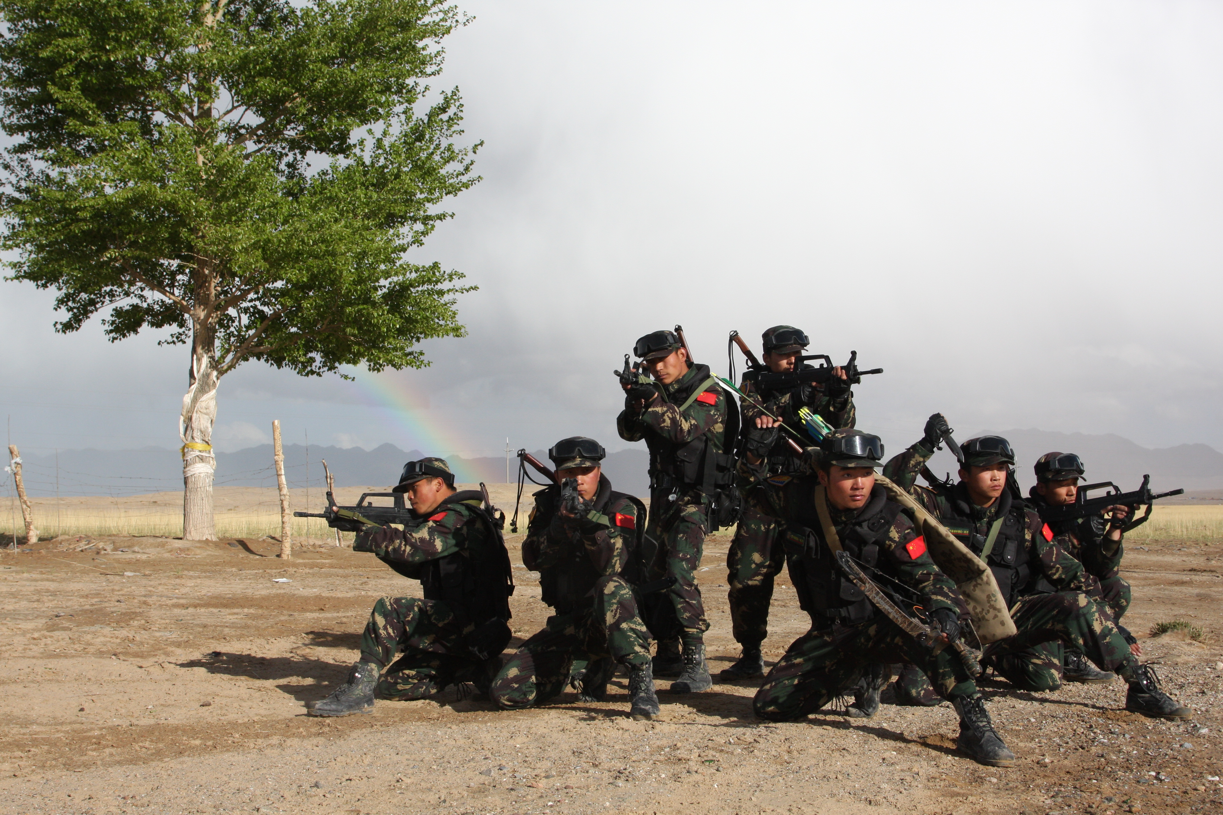 建军95周年陆军特种兵,庆祝解放军建军95周年记者采访