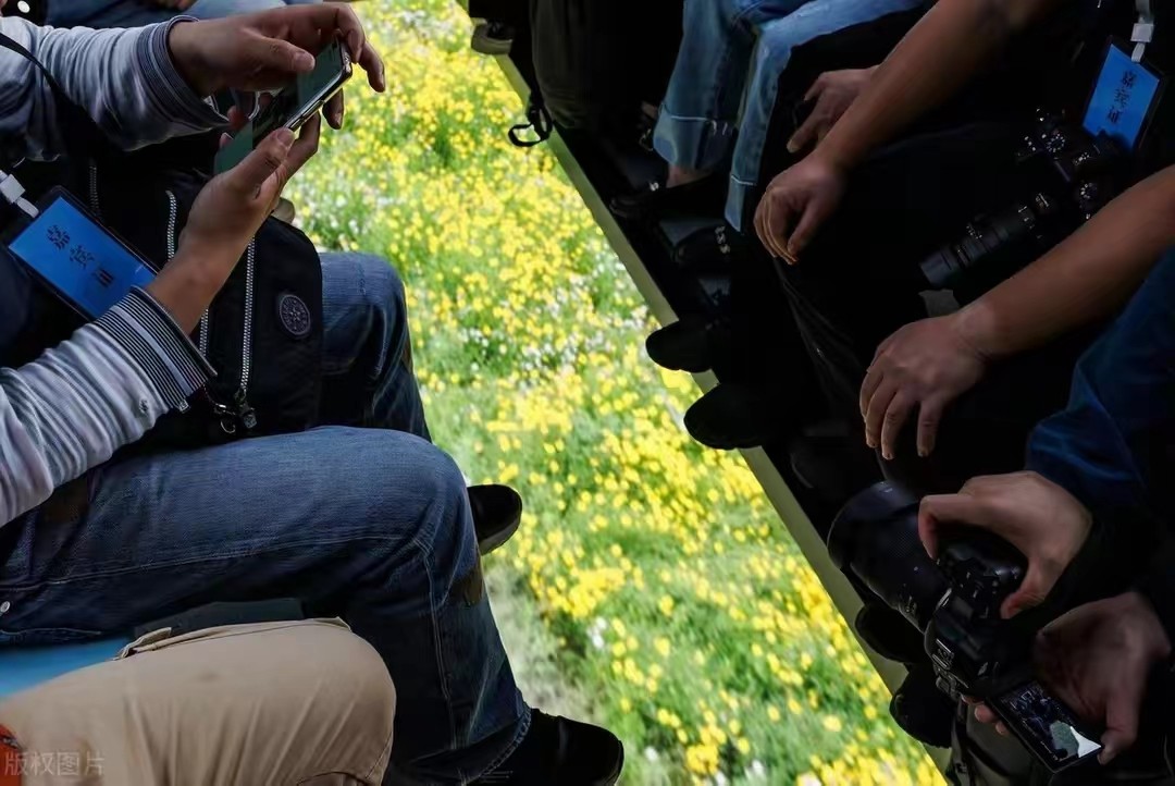 全国首条悬空列车,国内首条悬挂式空中轨道列车江苏