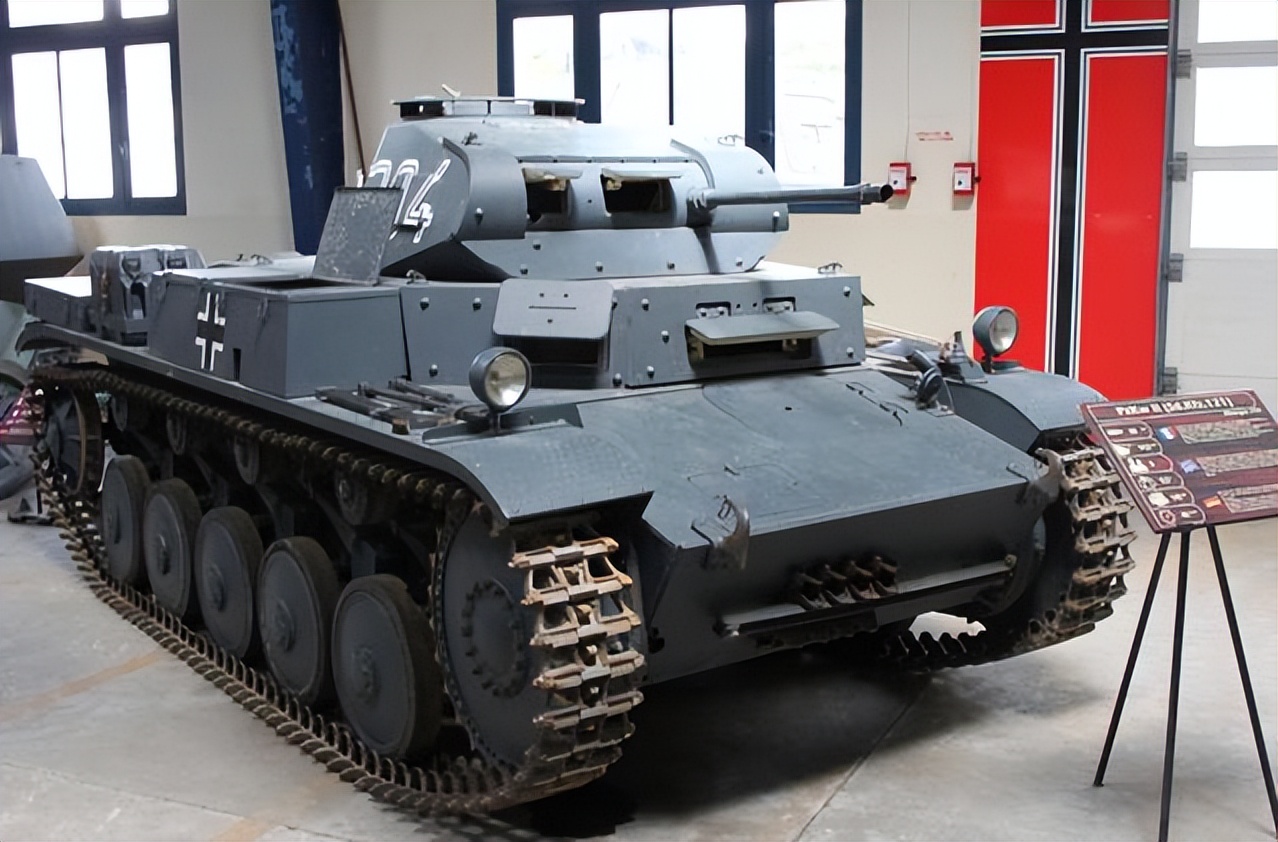 德军二号坦克,二战德军二号坦克纪录片