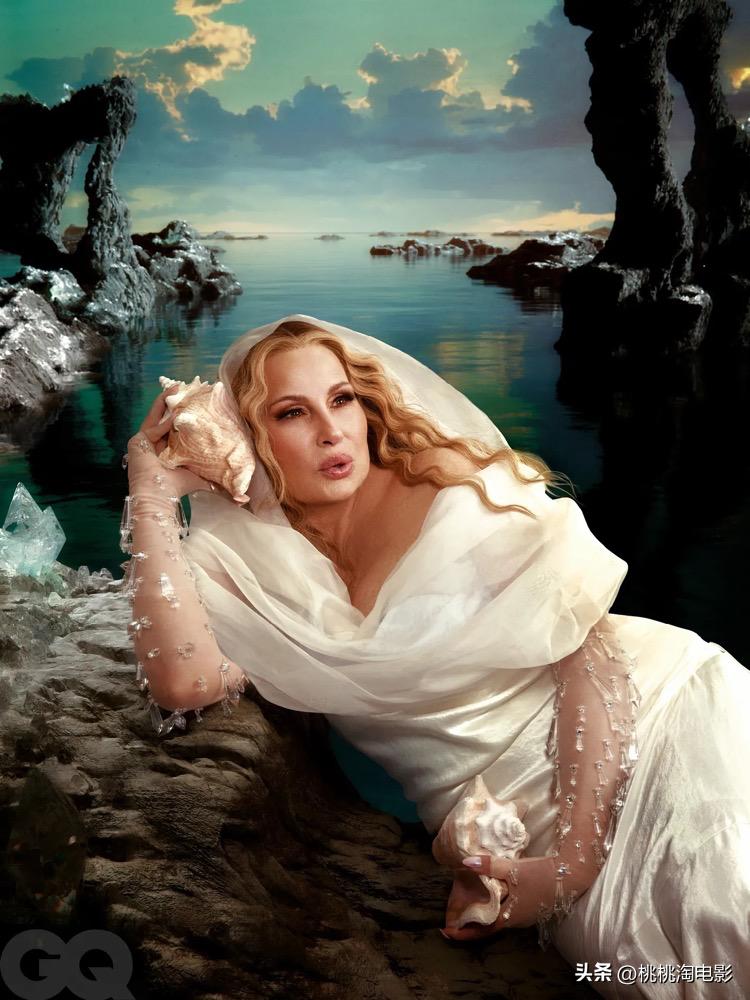 她的演艺生涯巅峰还远未到来,她的演艺事业推向了巅峰