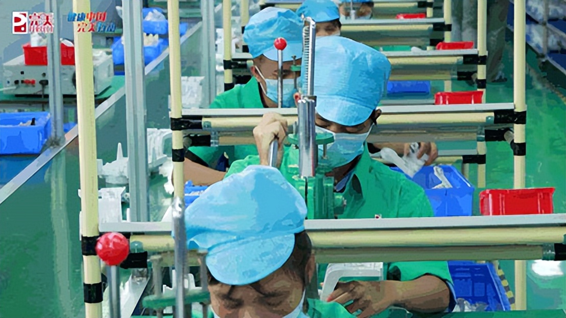 高标准严要求，直击完美产品专业净水设备生产过程