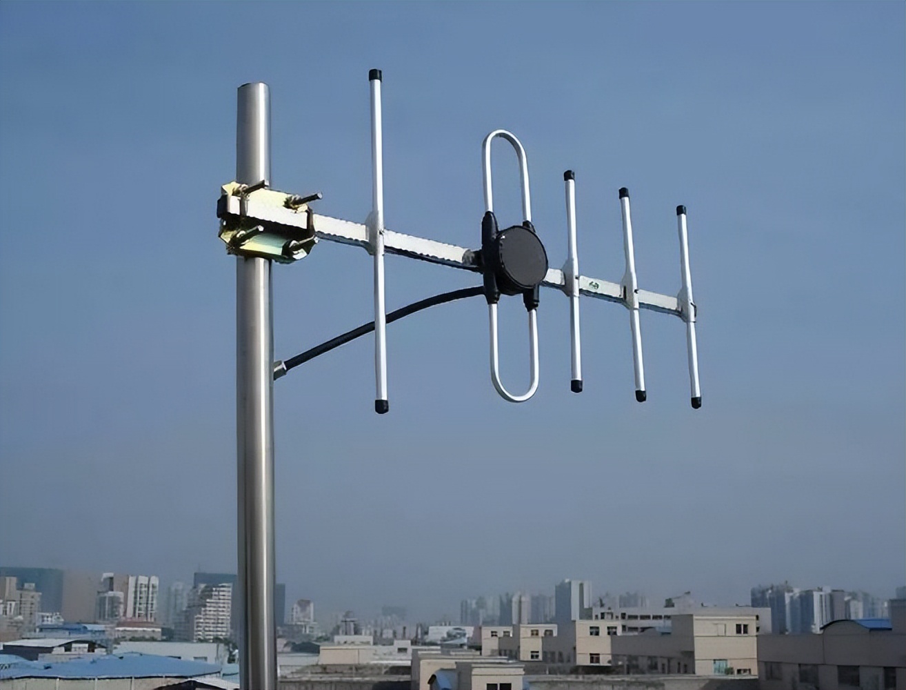 探讨VHF-SHF八木宇田阵列中驱动元件长径比和长度的最佳组合