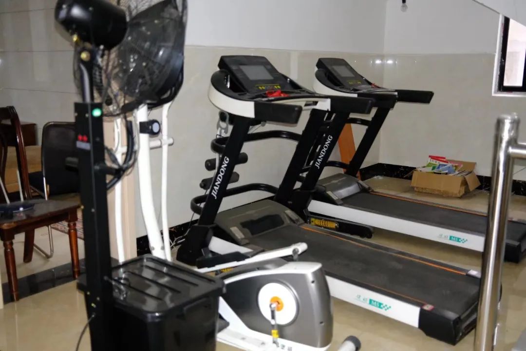 被食欲诅咒的孩子们：永远吃不饱，一直到死