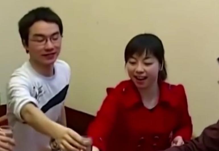 湖南女子刘静图片,湖南女子喝酒像喝水一样千杯不醉