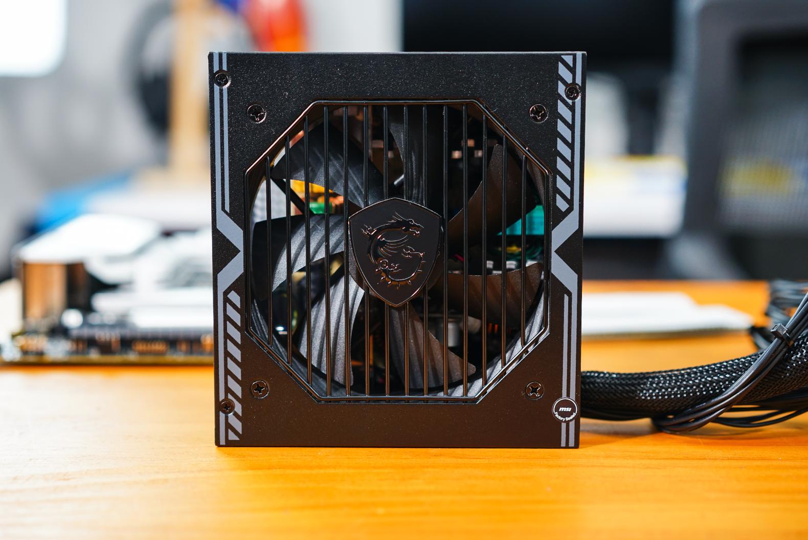 迫击炮b360主板固态散热片,b550迫击炮主板支持pcie4.0固态吗