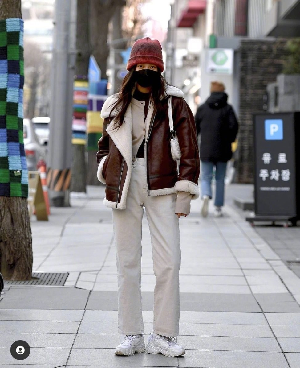 韩国冬天穿搭露腿,韩国女性冬天光腿不怕关节炎