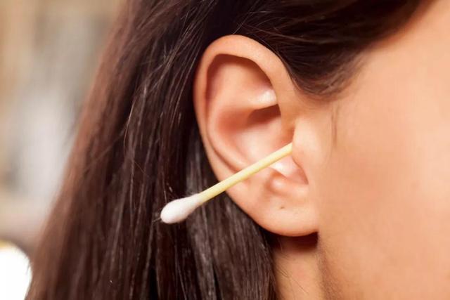 为什么有的是干耳屎有的是湿的,为什么耳屎是湿的或者干的
