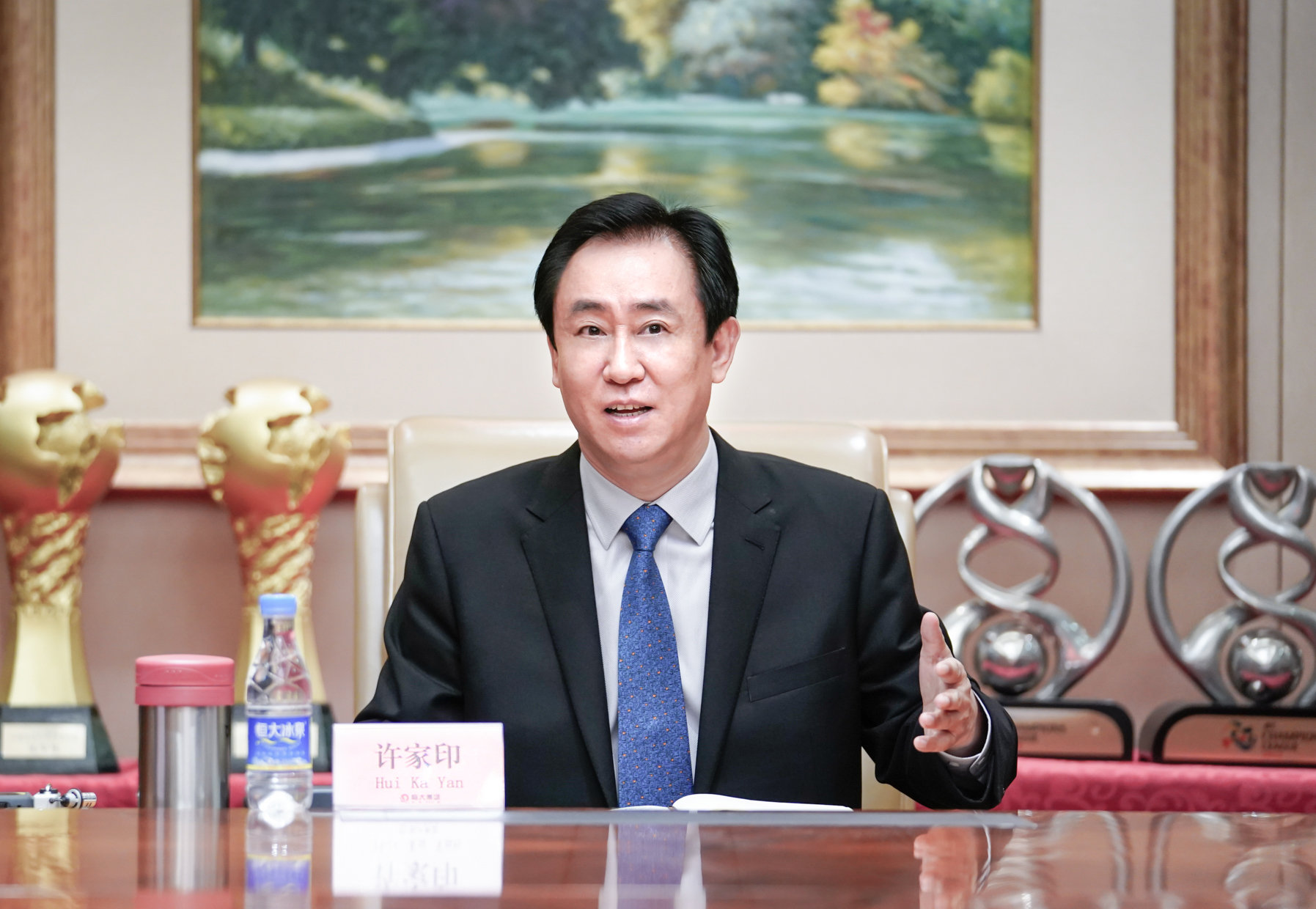 许家印20亿买的伦敦豪宅摆上货架,许家印买下英国豪宅