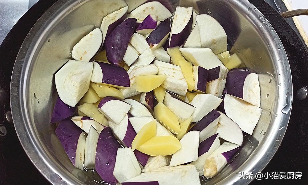 最简单的土豆焖茄子,好吃又简单的土豆茄子的做法