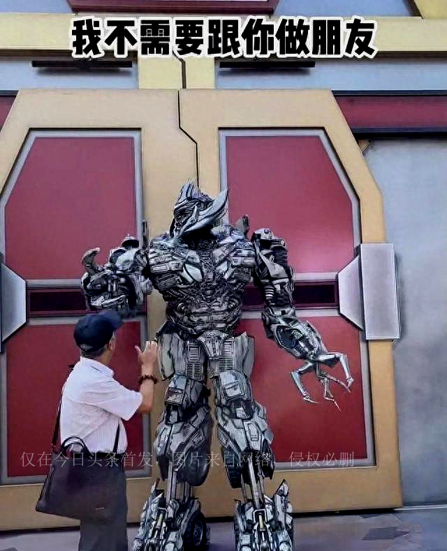 环球影城威震天扮演者是不是很累,威震天话痨扮演者本人抖音