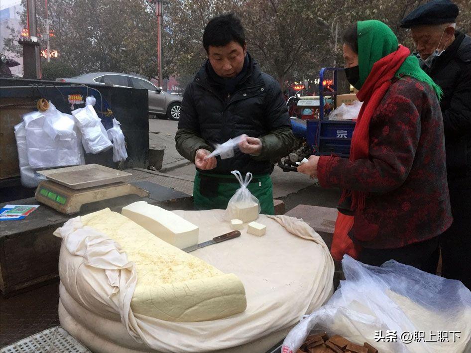 湖南邵阳夫妇在乡场镇给老人拍照月入过万,农村创业有五个风口