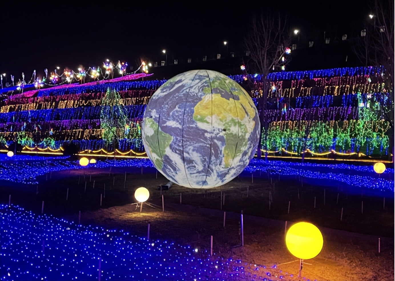 比年味谁更浓？谁能比得过花灯锦簇的栖云！