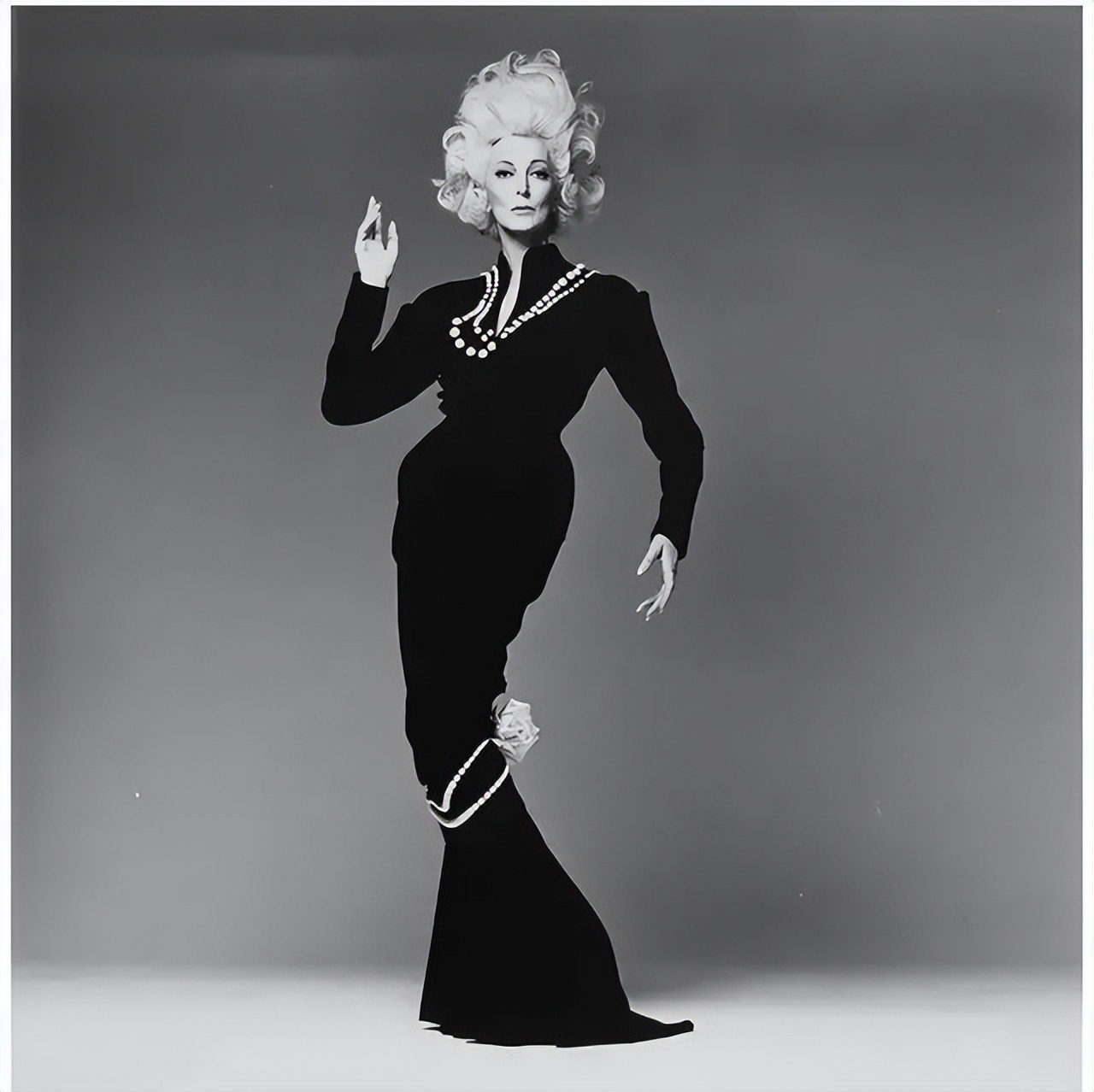 岁月不败美人老奶奶,92岁超模卡门岁月从不败美人