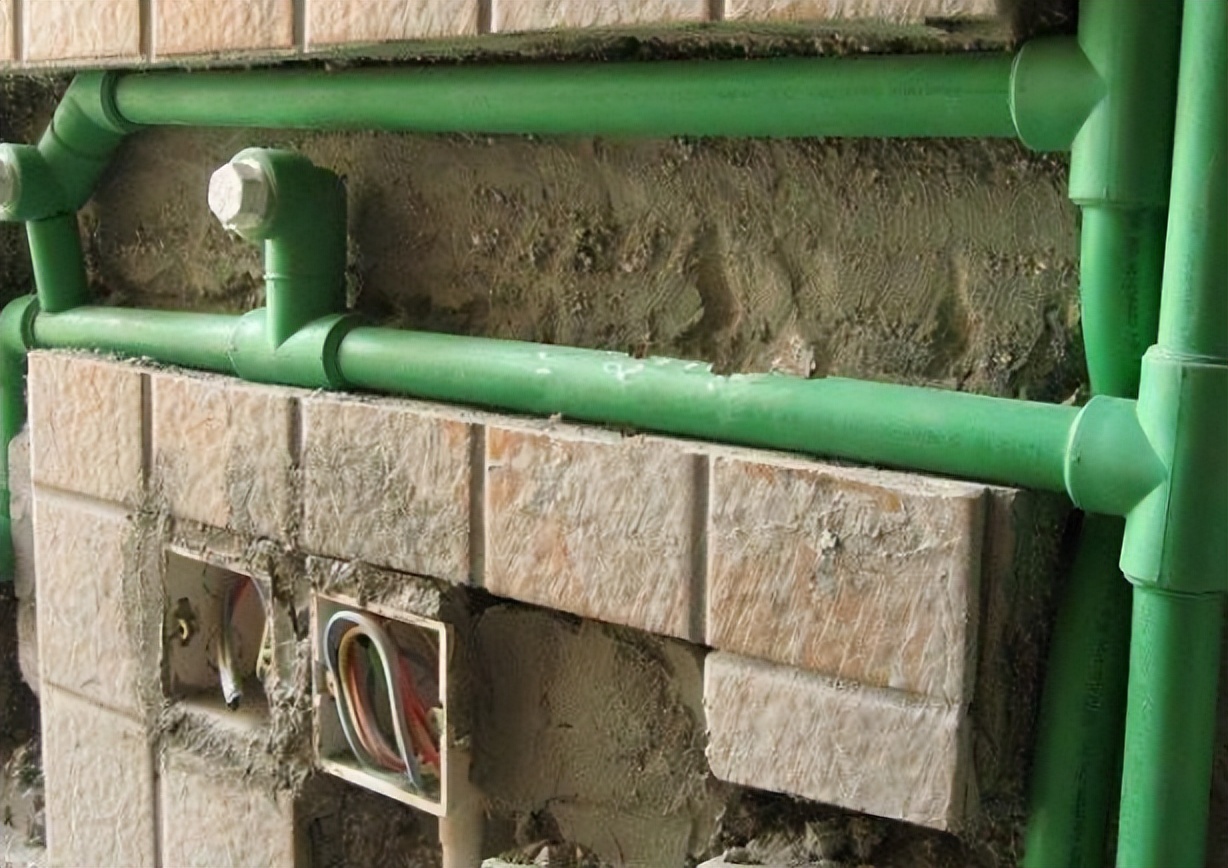 外墙水管漏水维修一般需要多少钱,外墙水管接口处漏水怎么修