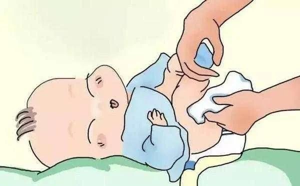 宝宝吃完奶就吐奶还拉肚子,宝宝刚喝完奶用力拉臭臭吐奶