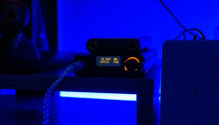 耳放对比声卡,so8五代声卡加耳放效果好不好