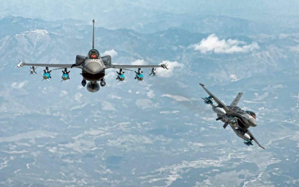 巴基斯坦歼10c战机vs土耳其f16,美国f16战斗机和歼10c