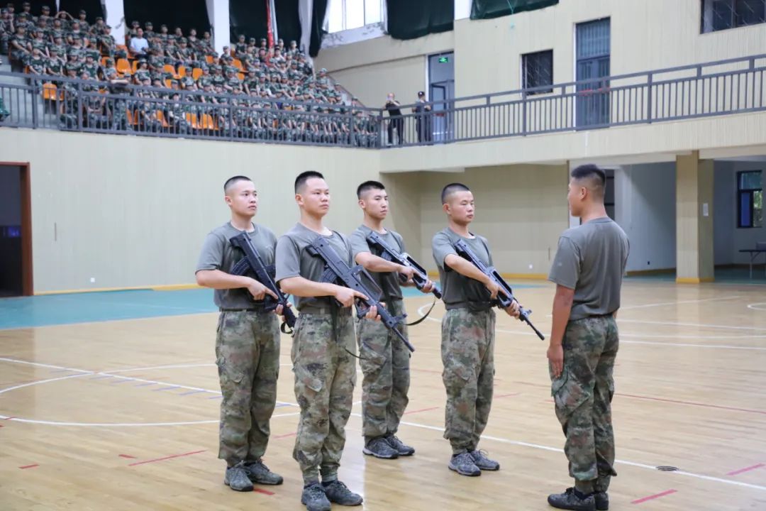 盐城市初级中学2023年“铁军国防训练营”闭营仪式隆重举行