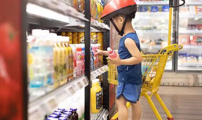 超市发现孩子偷东西是否告诉家长,孩子在超市偷东西被家长发现