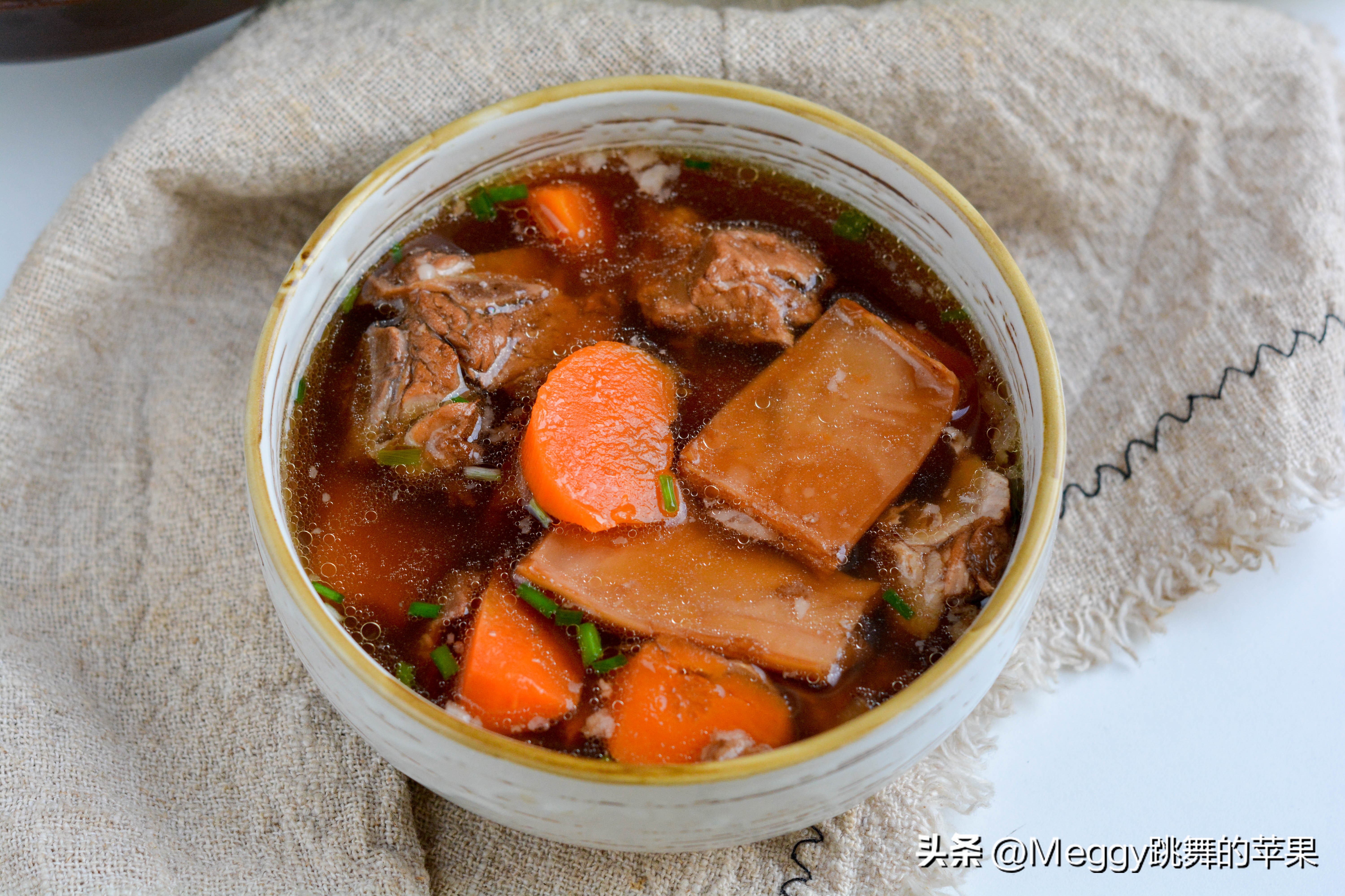 立冬常喝这碗汤滋补暖身又养胃,立冬后多喝这道汤汤鲜味美身体好