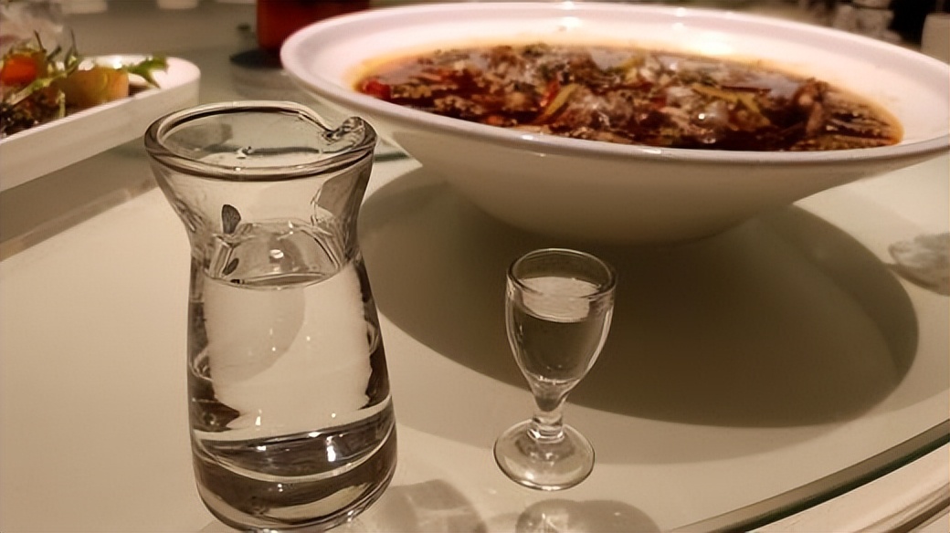 酒喝了不头疼但是口干什么原因,喝完酒头晕口干怎么缓解