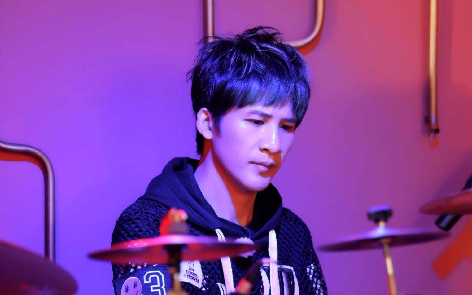 真实的大张伟现状,大张伟被抛弃的勇气