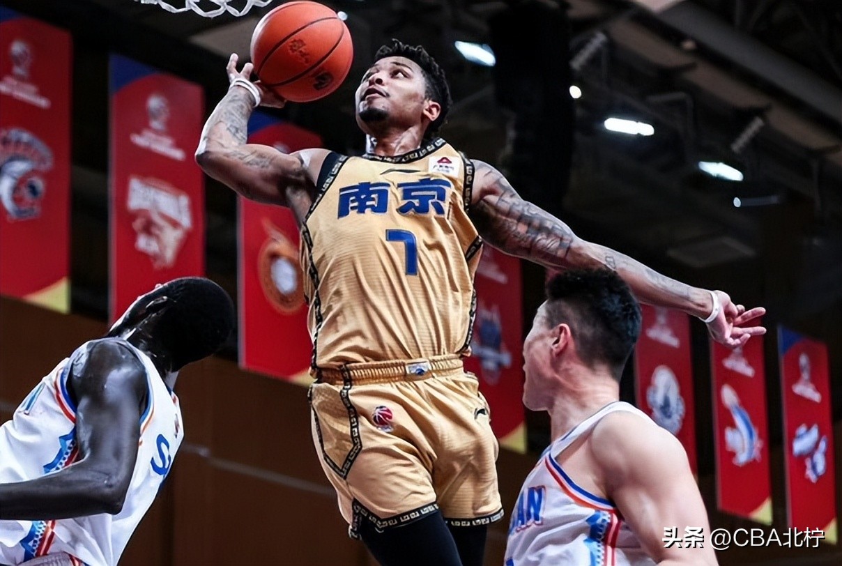 cba三连败王哲林,cba三分手