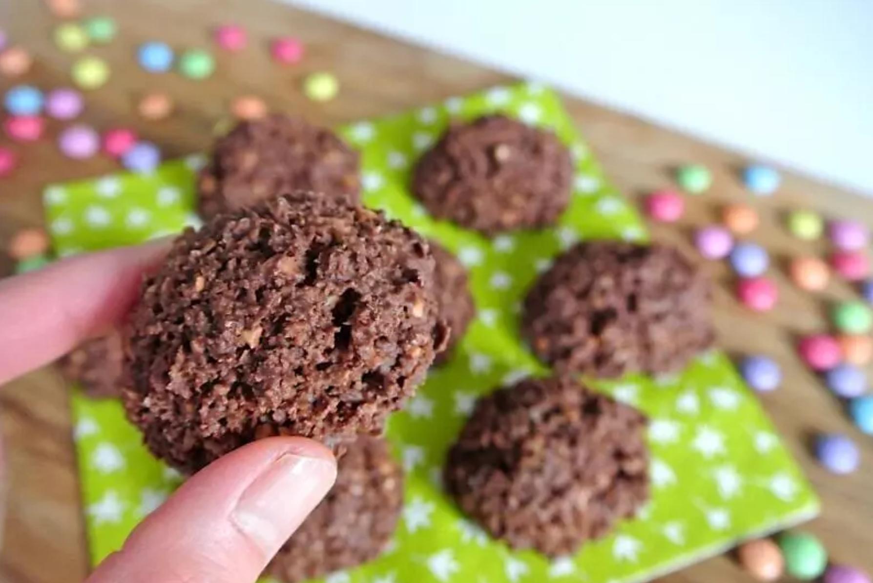 巧克力蛋糕不用烤箱和面粉怎么做,用巧克力做美食不用烤箱和打蛋器