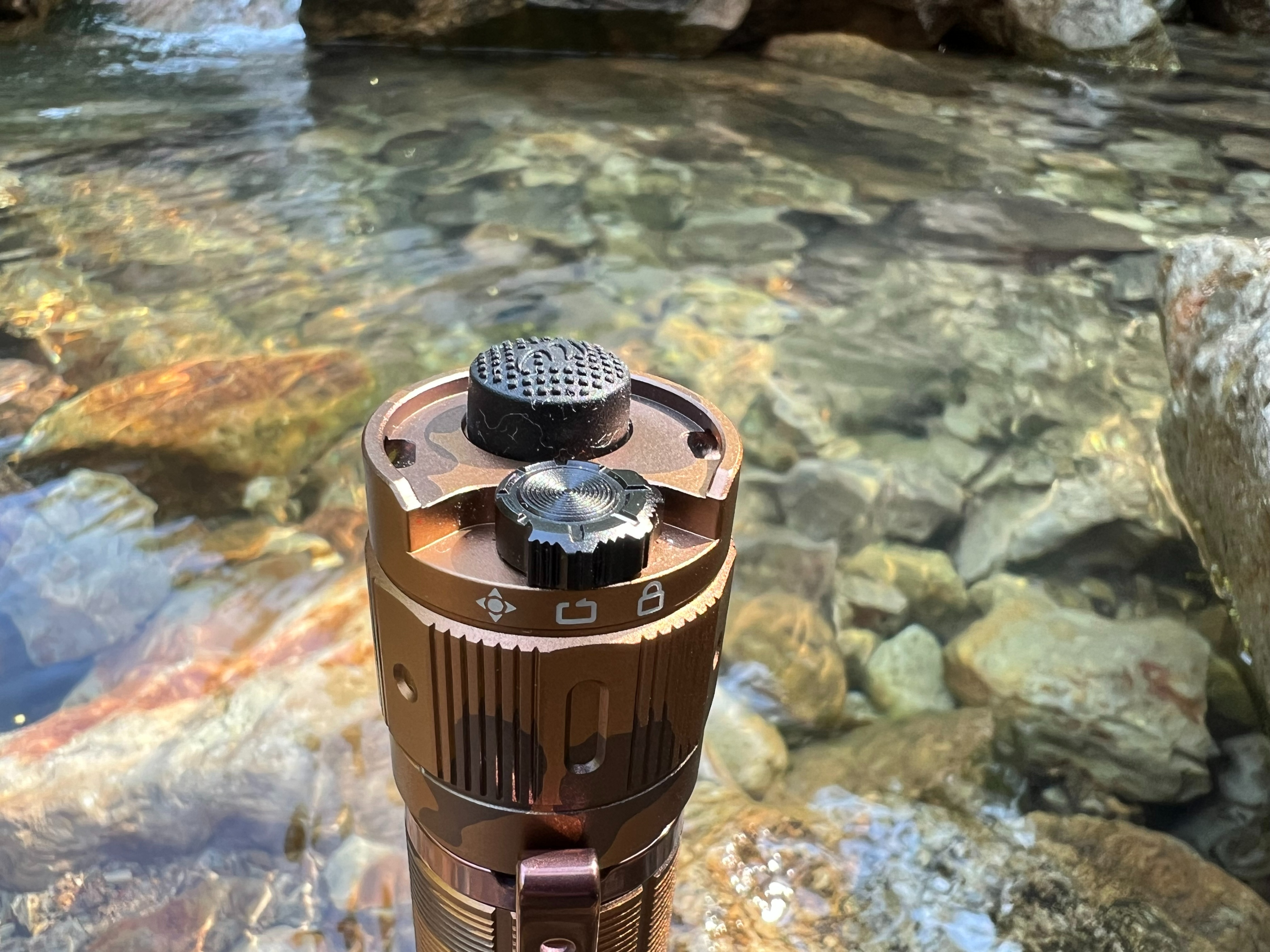 fenix手电测评tk35,fenixtk20uev2.0战术手电