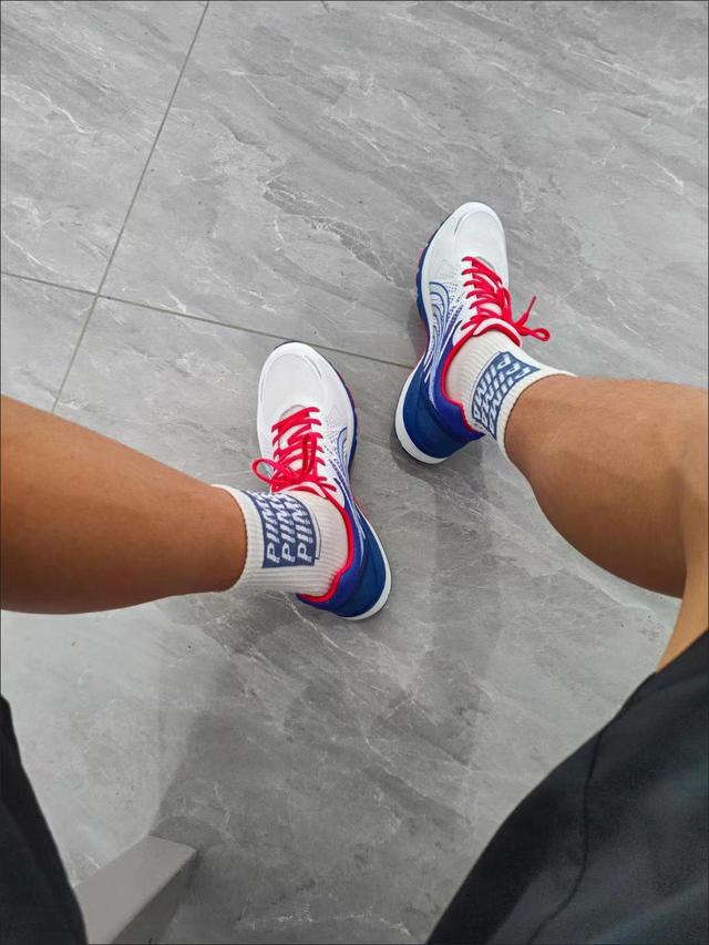 李宁夏日跑鞋 (300左右夏日跑鞋)