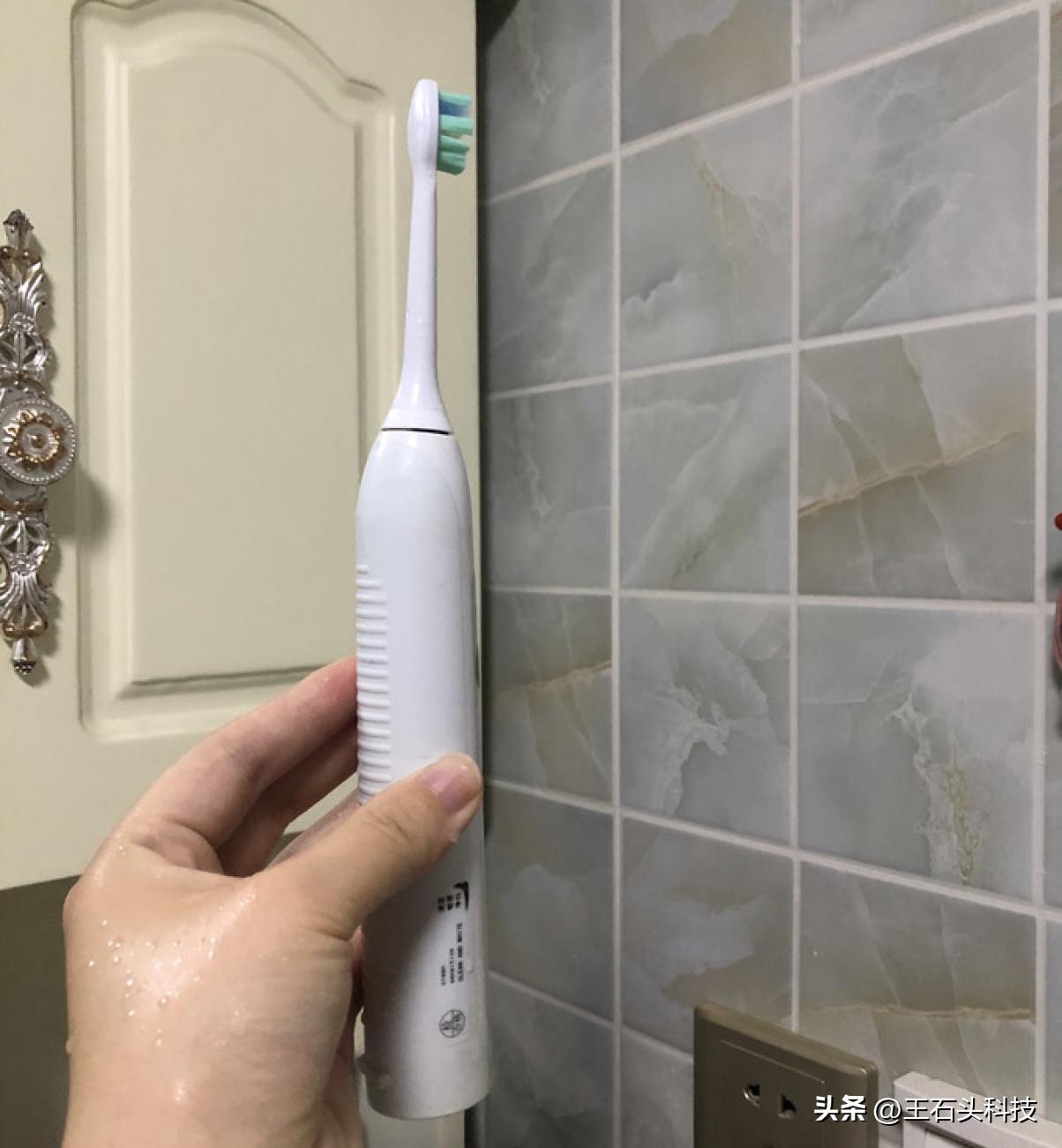 电动牙刷哪款比较好用,欧乐b电动牙刷p3000和p4000哪个好