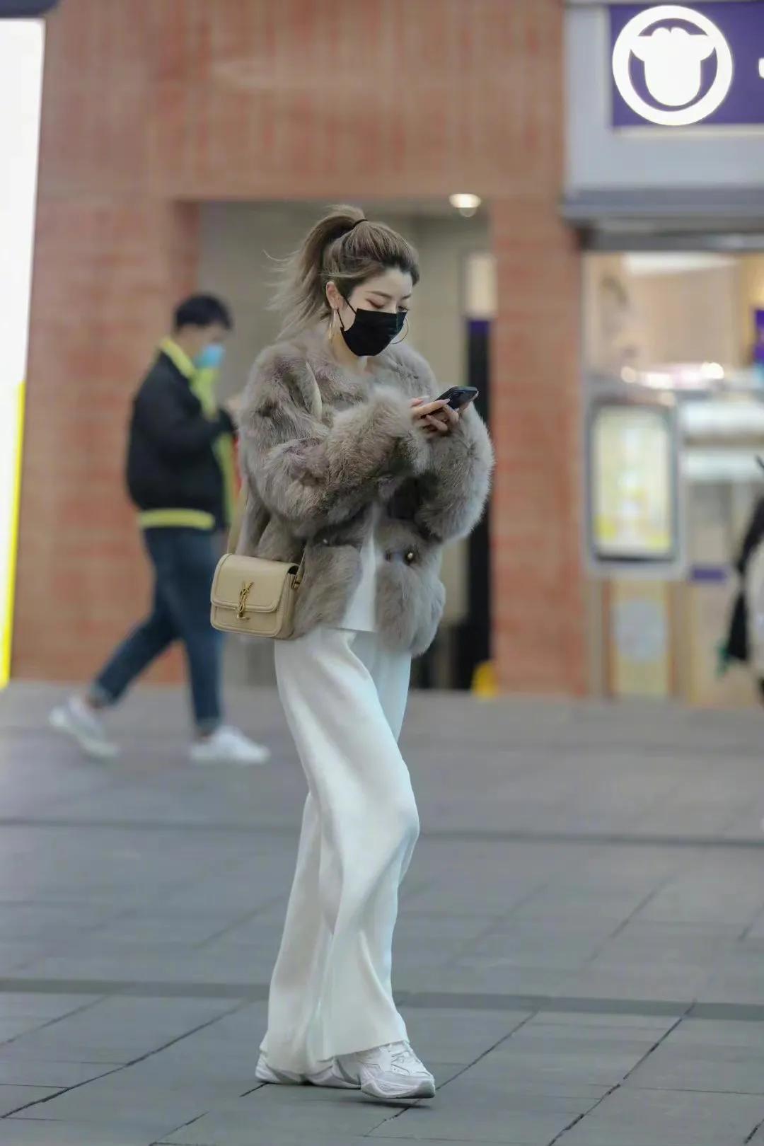 街拍看包,看街拍学穿搭