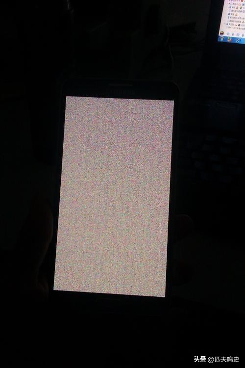 三星手机用两年就白屏,三星手机维修会被换国产屏吗