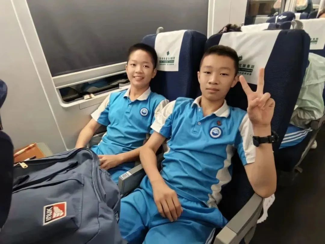 追梦空天凌云志振翅鸿雁赋能时——首都师范大学附属中学育鸿学校