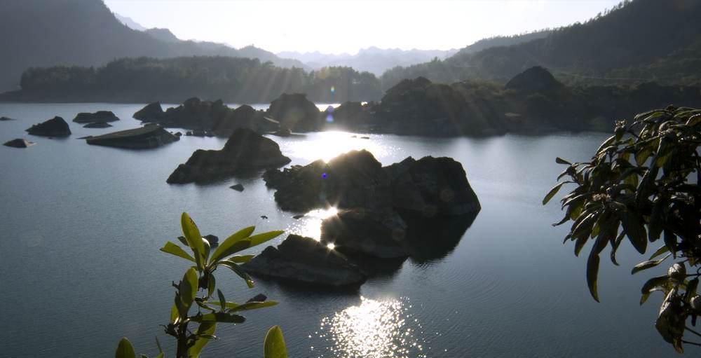 渔民在湖里挖出宝藏,湖底宝藏打捞视频