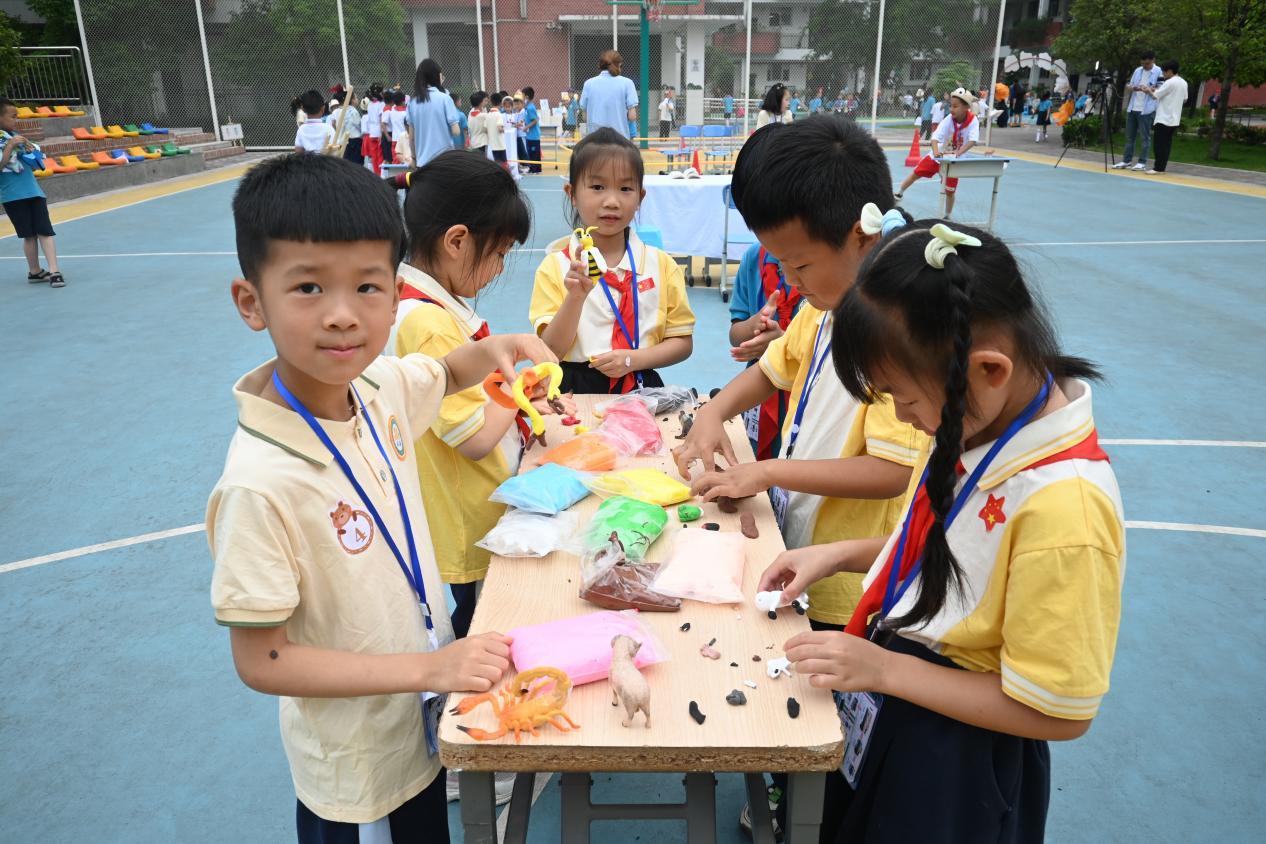 重庆市大渡口双山实验小学课程表,大渡口区双山实验小学怎么样