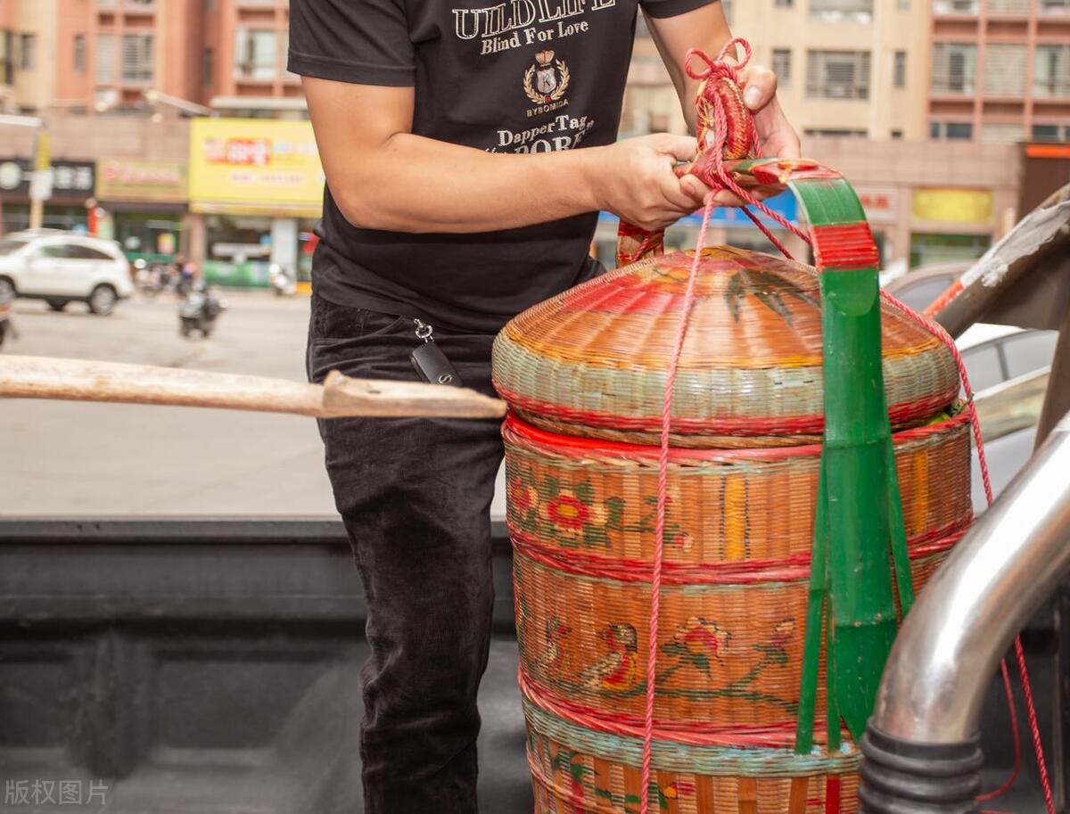 婚内协议可以退还彩礼吗,法律科普婚介服务费能退吗