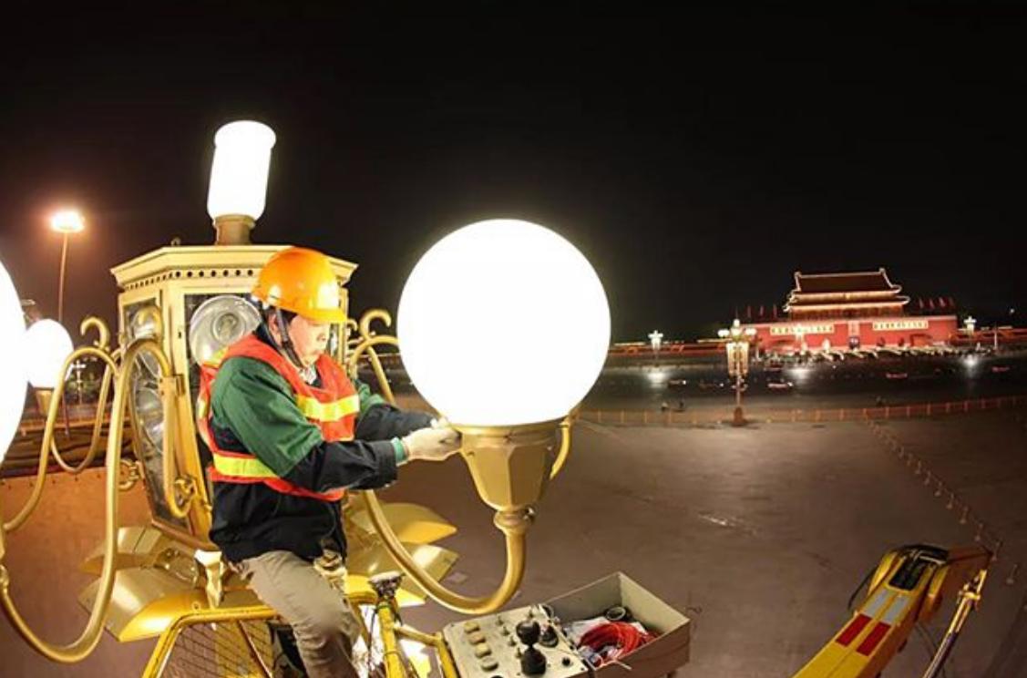 揭秘：周总理亲自定名的长安街华灯，为何能长亮63年？