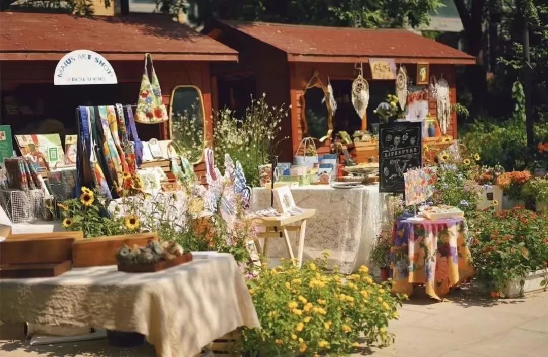 热闹庆五一顺义商圈花式促消费 (顺义隆华奥莱购物广场五一活动)